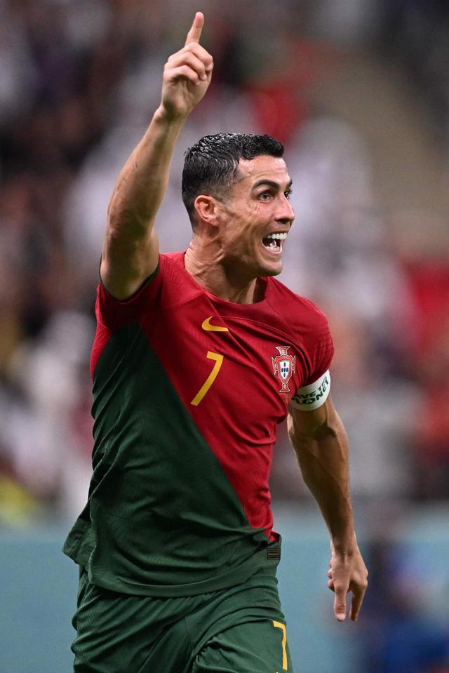 成都金牛公安：蓉城vs河南期间，两名观众做出侮辱性动作被行拘（金牛公安通报：蓉城对阵河南时两名观众因侮辱性举动被行拘）