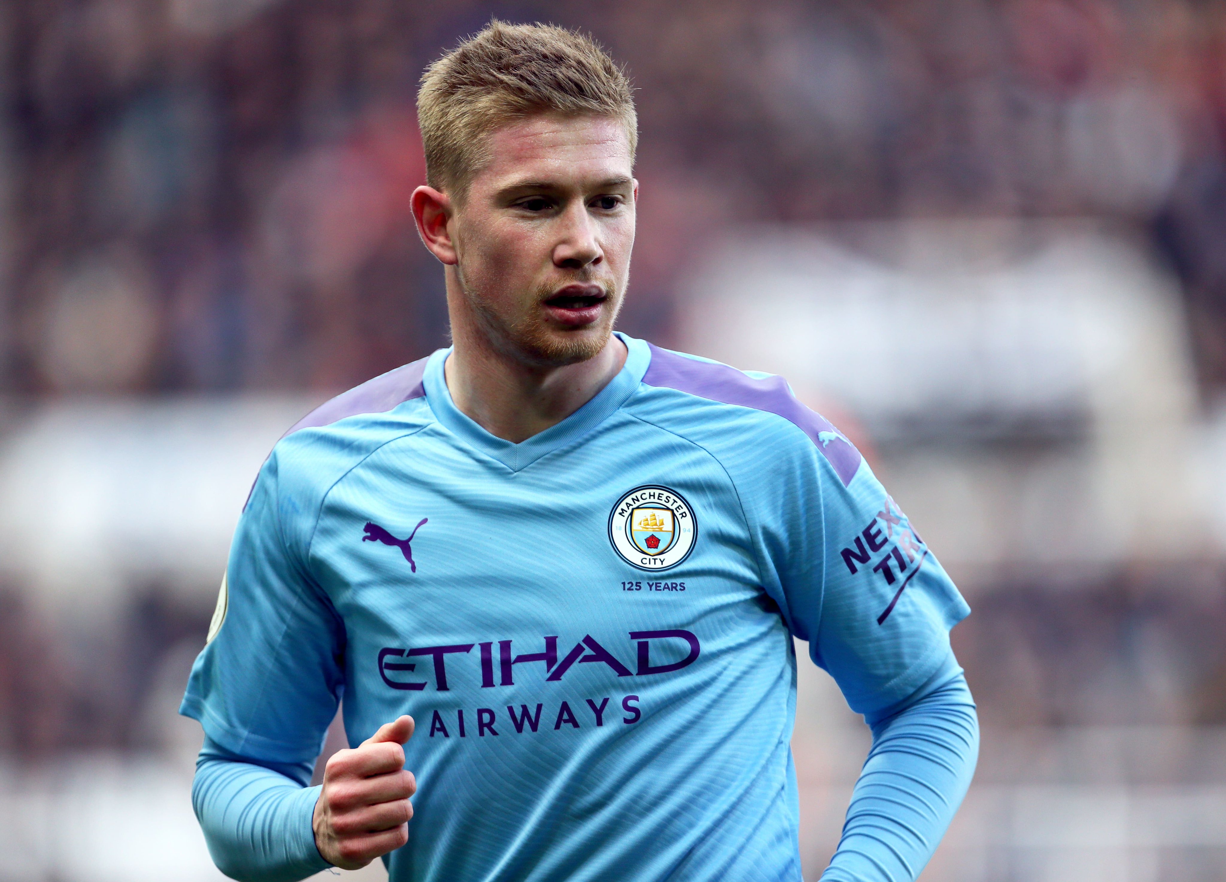 颜骏凌：武磊赛前对球队做了动员，我们争冠经验丰富没有包袱（颜骏凌：武磊赛前鼓舞全队，我们争冠经验足、轻装上阵）