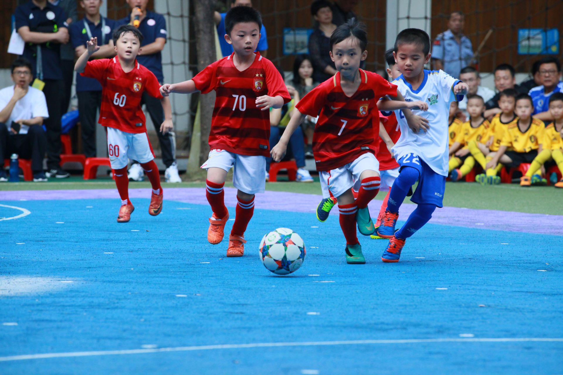 王洪亮：世少赛经历奠定努力的方向，土帅最了解我们的球员（王洪亮：世少赛磨砺让我确定奋斗方向，本土教练最了解我们的球员）