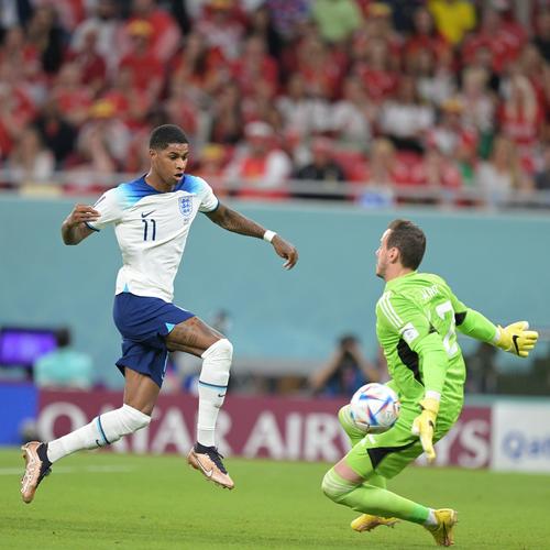 半场战报：瓦伦西亚0-0塞维利亚（半场战况：瓦伦西亚与塞维利亚互交白卷）