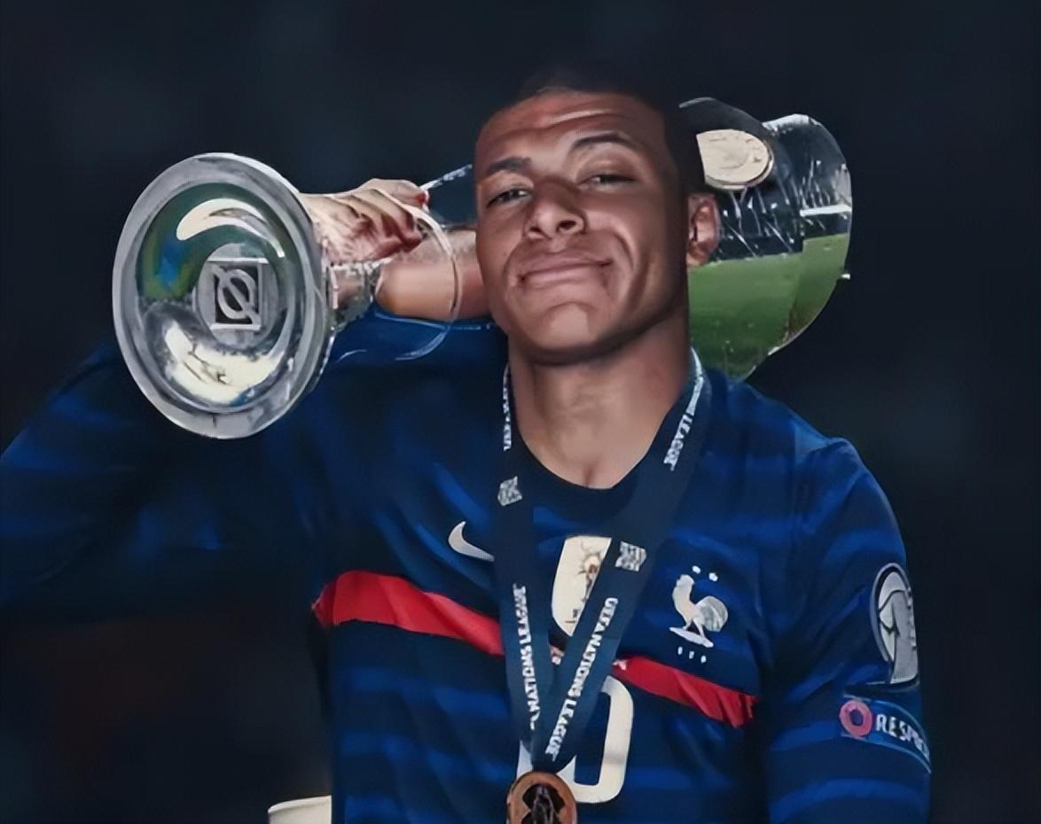 2025意大利足球盛典评最佳阵：劳塔罗领衔，国米5人入选（2025意大利足坛盛典最佳阵容出炉：劳塔罗领衔，国际米兰五将入选）