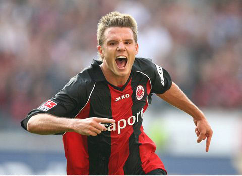 2-0！五大联赛最猛队诞生：三线连续18场不败，同时领跑英超+欧冠（2-0再胜！三线18场不败，英超与欧冠双线领跑，五大联赛最强队坐实）