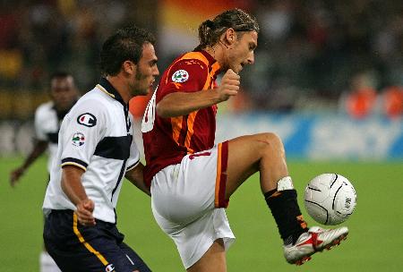 记者：西海岸下周二在杭州集结，杭州备战期间要踢一场热身赛（记者：西海岸队下周二赴杭集结，驻杭备战期间将进行一场热身赛）